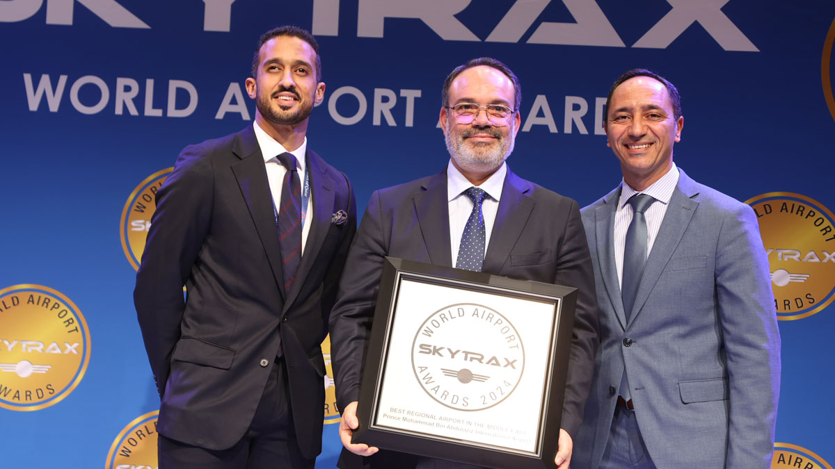 el aeropuerto de Medina recibe el premio al mejor aeropuerto regional de Oriente Medio